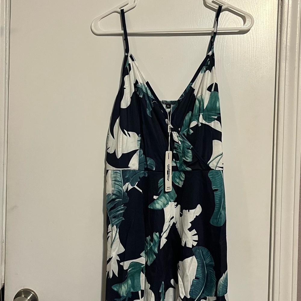 Elegant Black and Green Sleeveless Sundress
